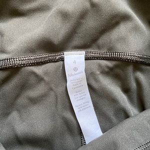 Lulu lemon swift speed high-rise leggings, dark green, size:4, worn twice